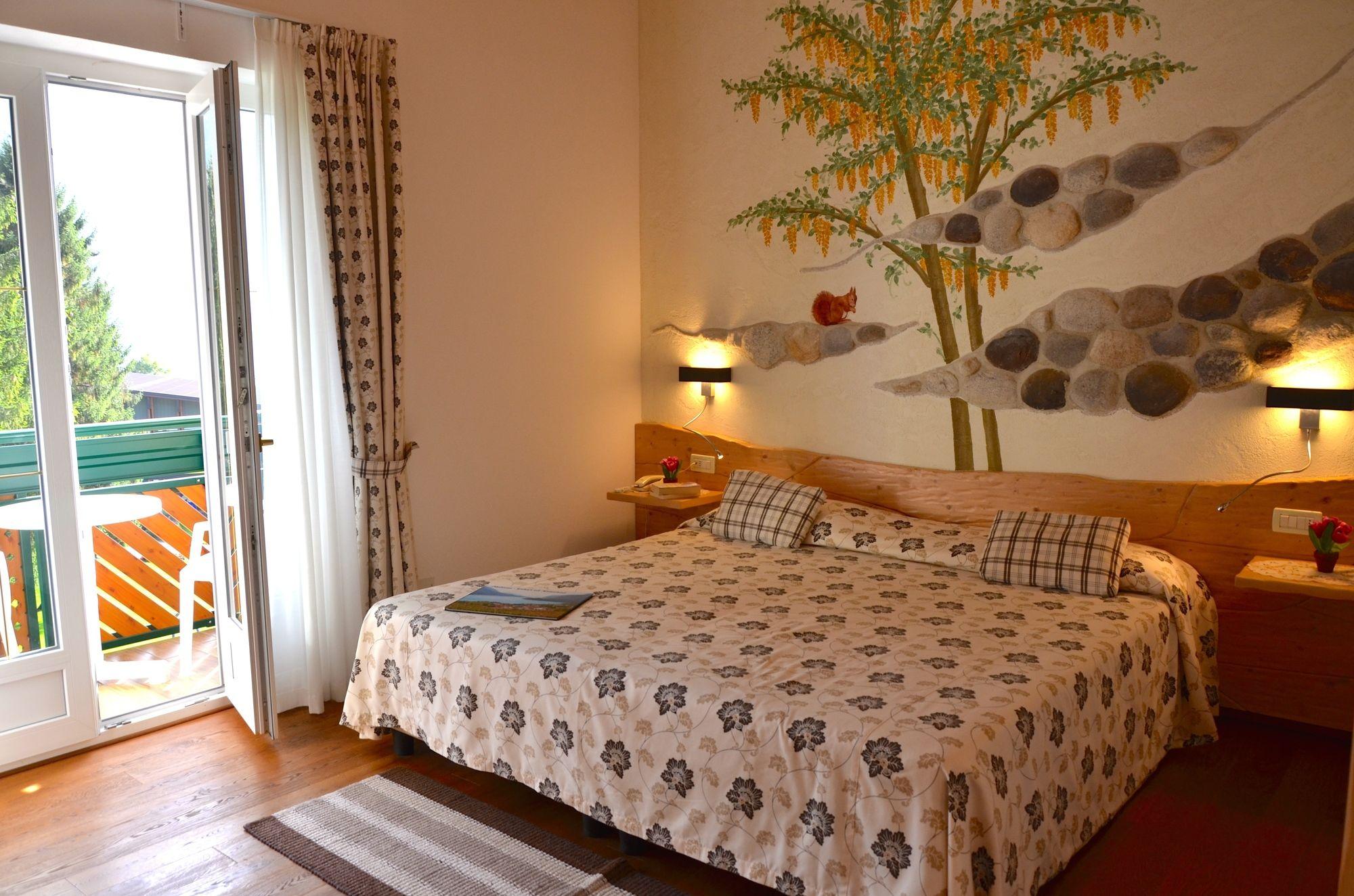 Alledolomiti Boutique Lake Hotel - Adults Friendly Molveno Buitenkant foto